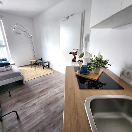 Modern Apartment In Augsburg With Wifi, Free Parking & Tv El-Living Appartement