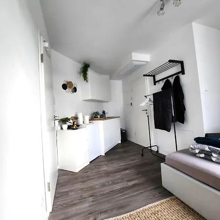 Modern Apartment In Augsburg With Wifi, Free Parking & Tv El-Living Apartment *